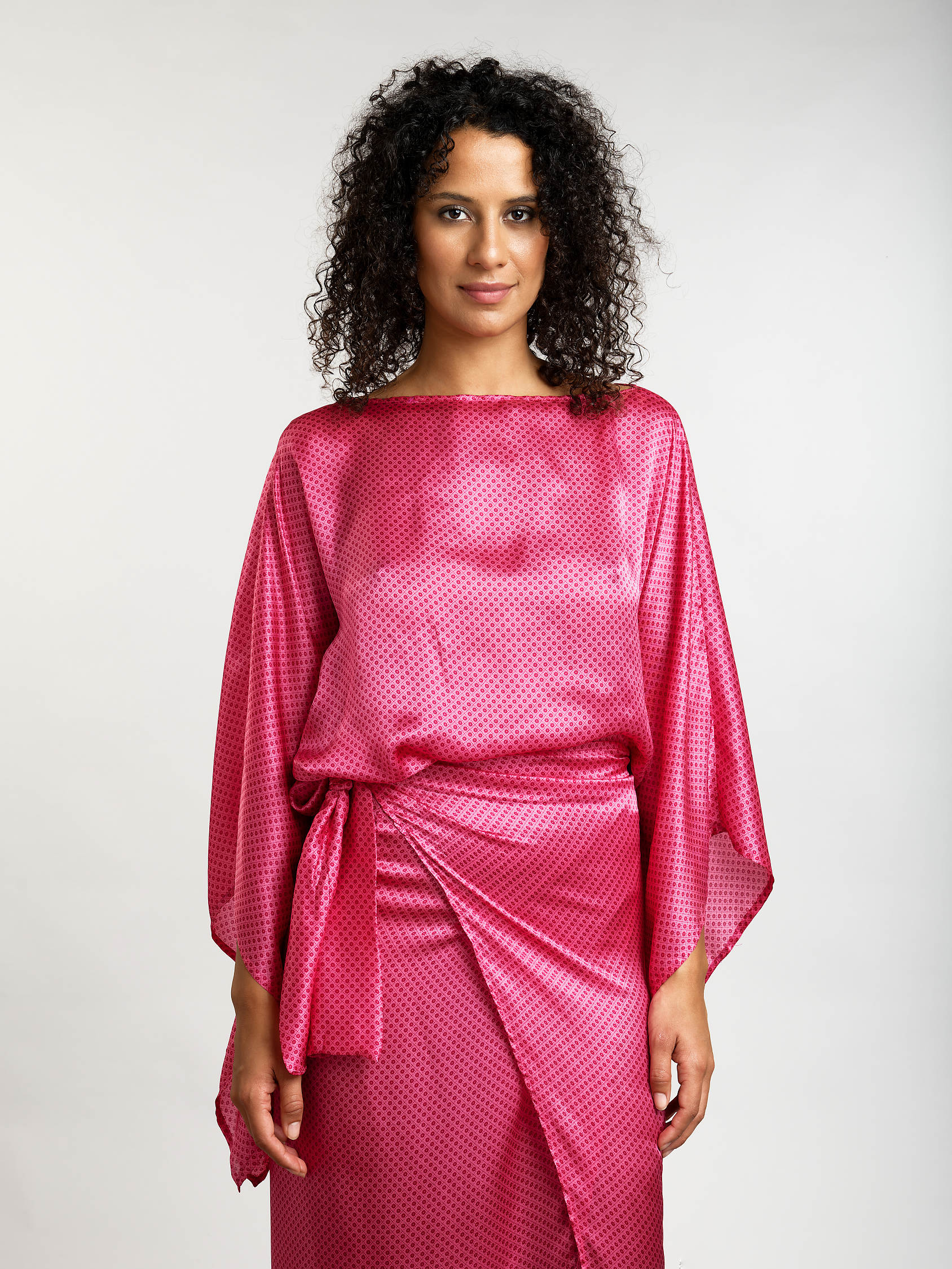 Robe Brunehilde-1-SkBrazilbySokko